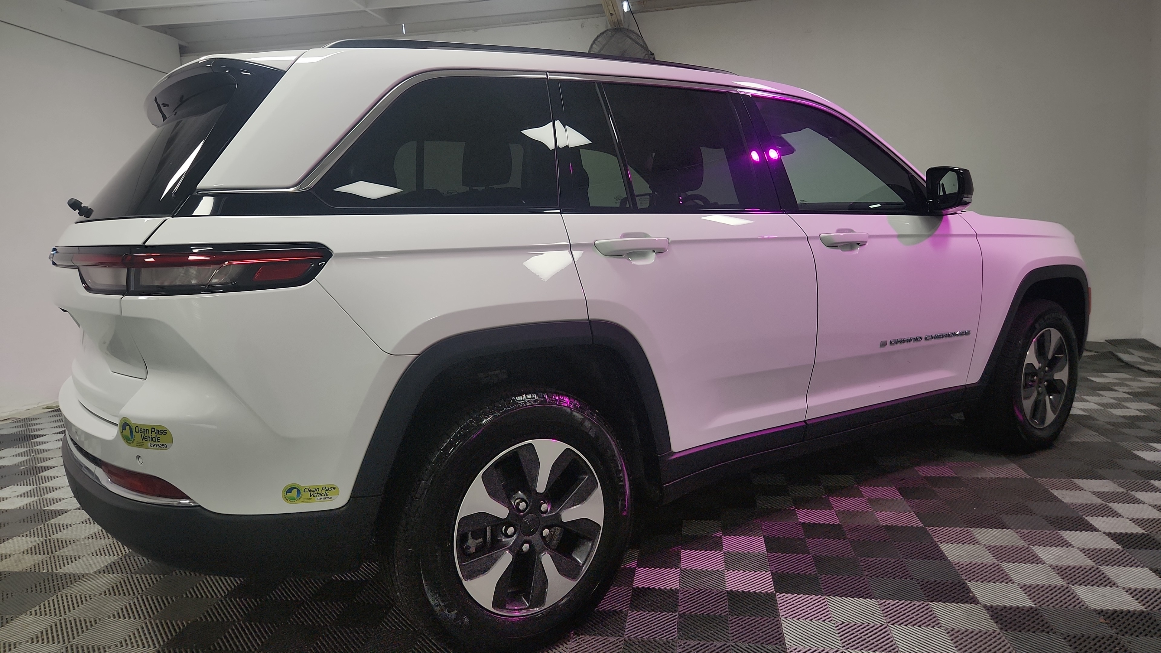 2023 Jeep Grand Cherokee 4xe 4WD - Major World