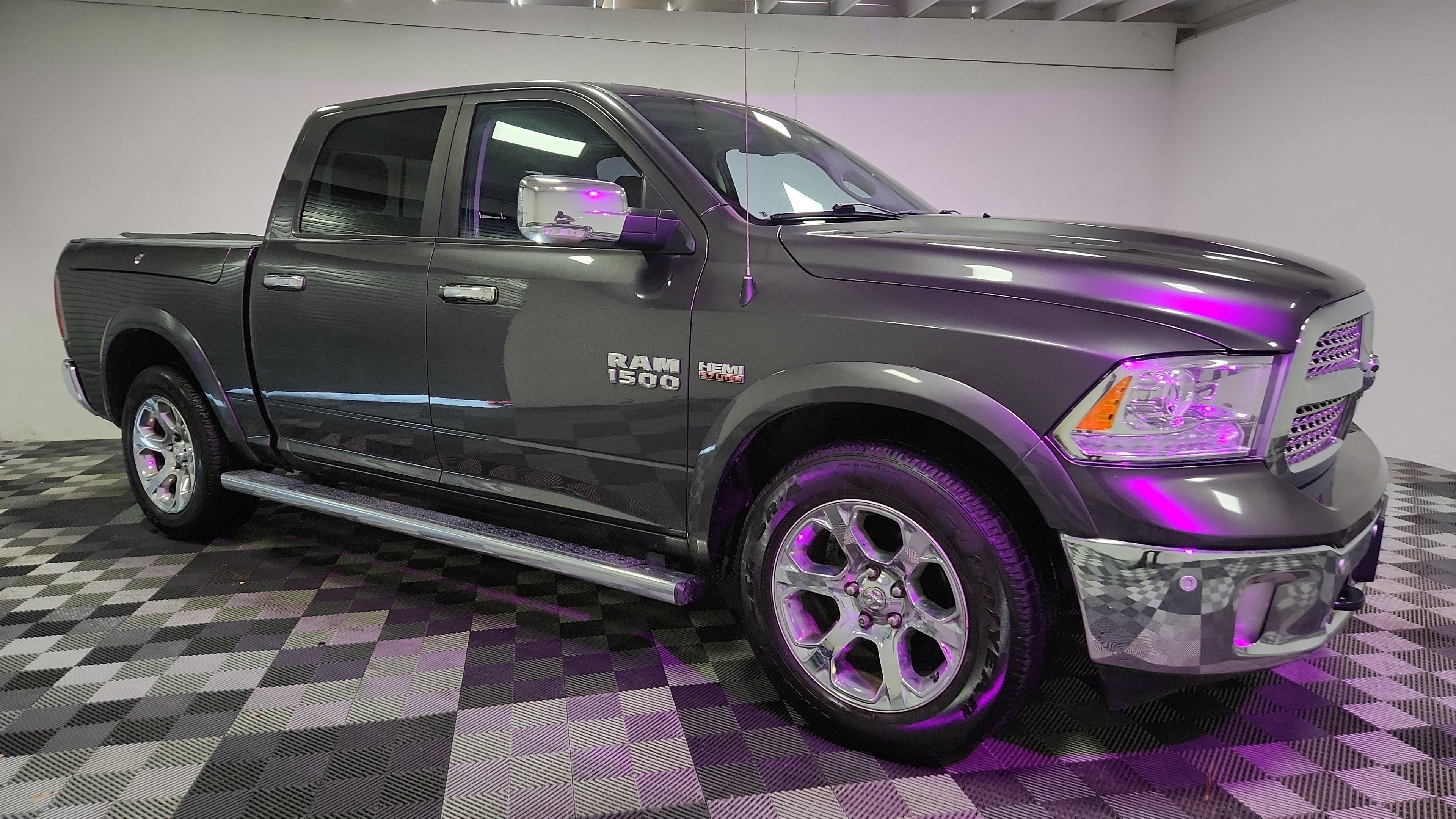 2017 RAM Ram 1500 Pickup Laramie