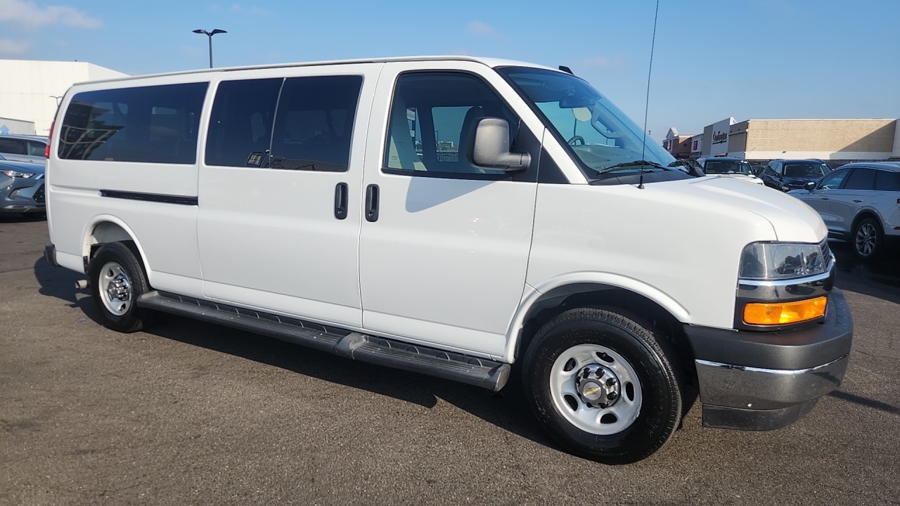 2025 Chevrolet Express Passenger LT