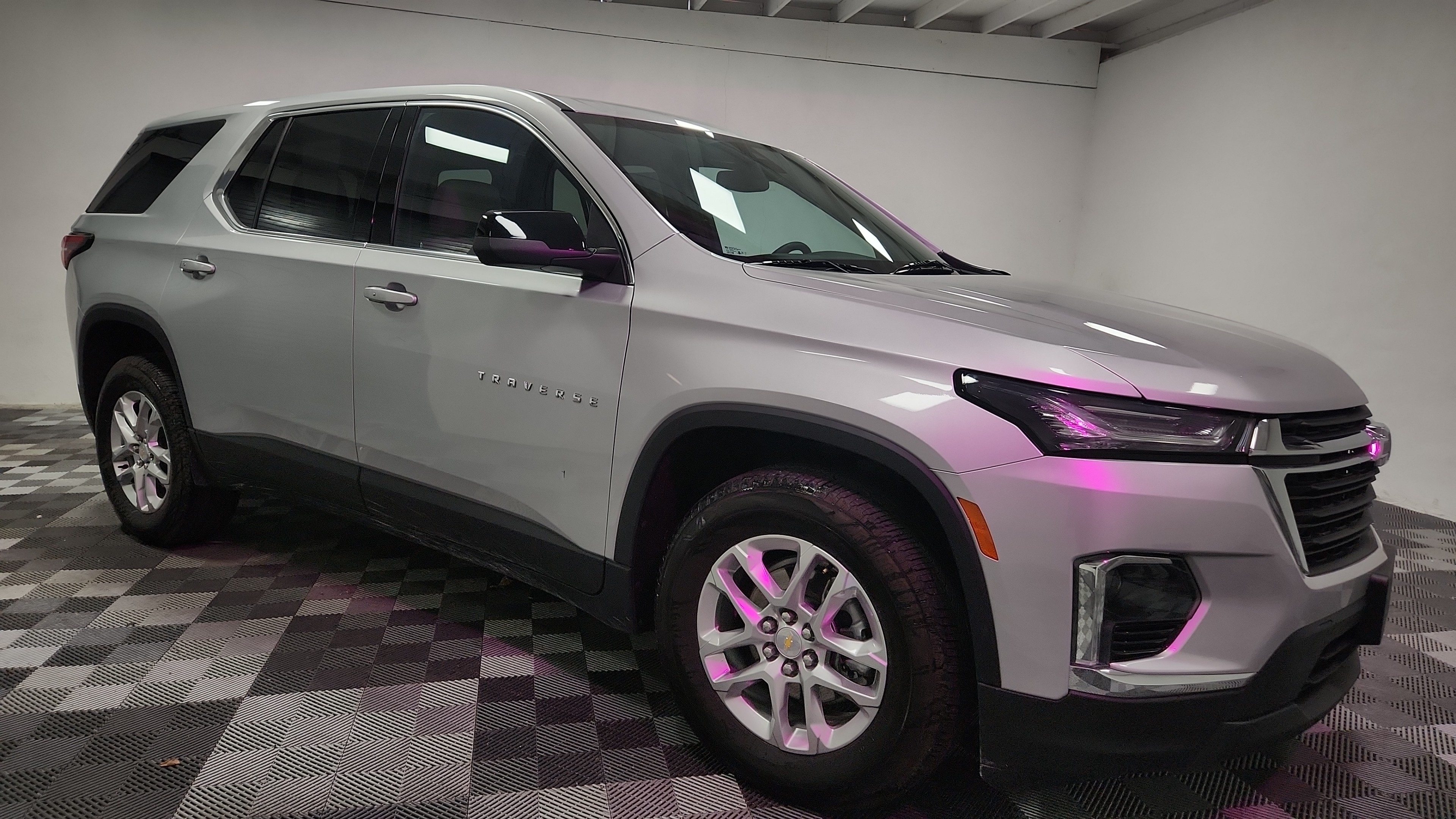 2022 Chevrolet Traverse LS's photo