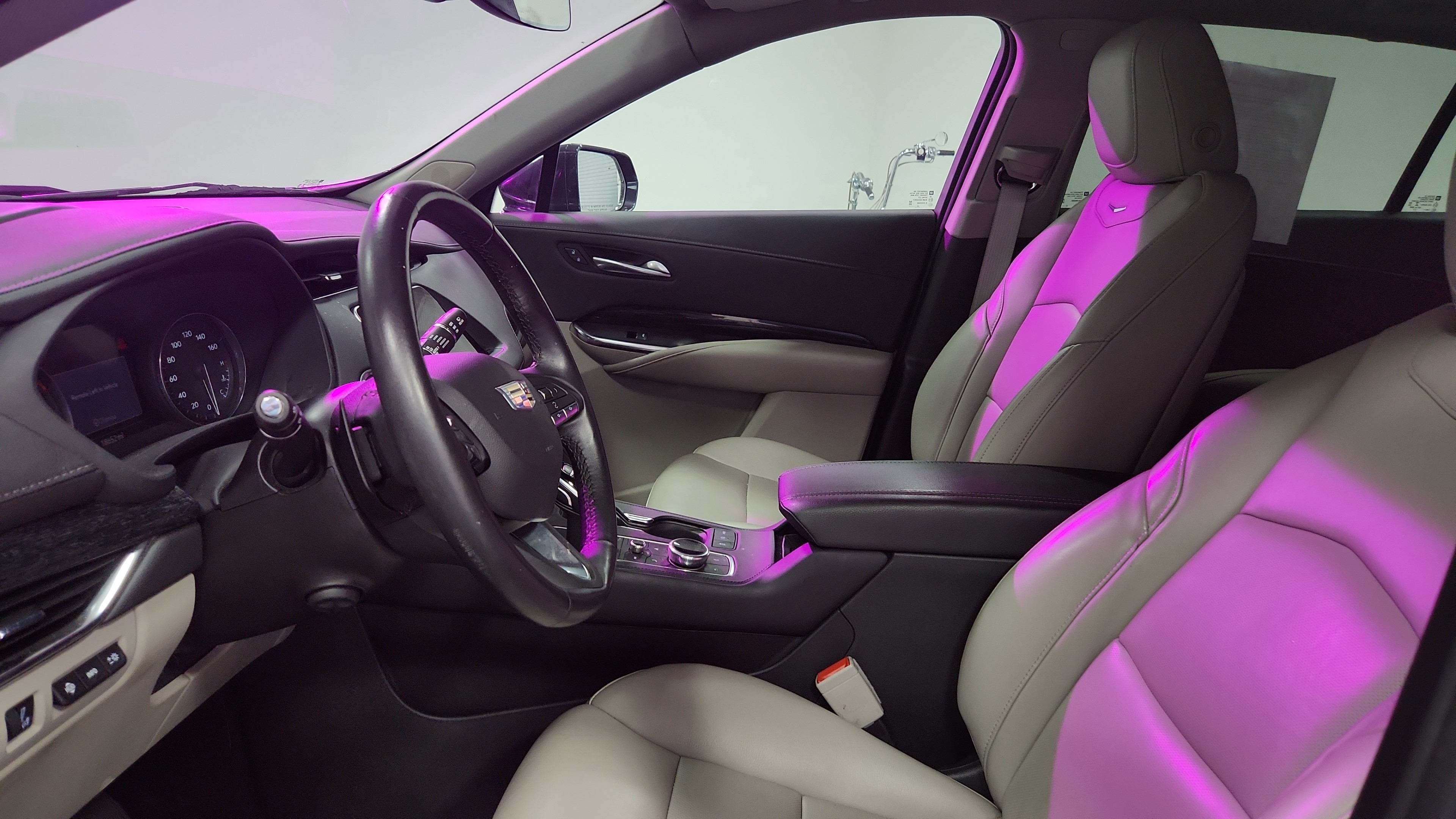 2023 Cadillac XT4 Premium Luxury FWD - Major World