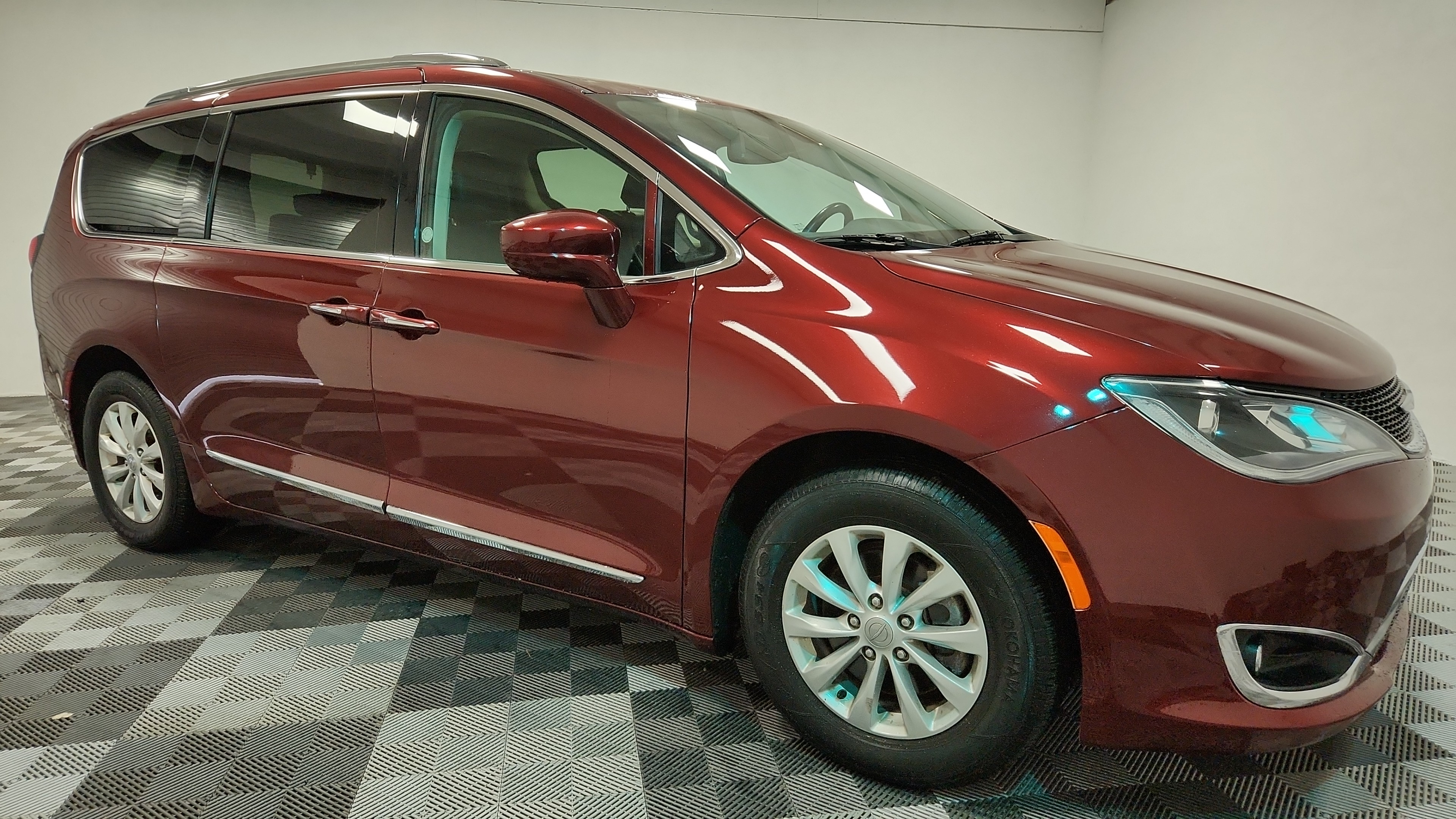 2020 Chrysler Pacifica Touring L's photo