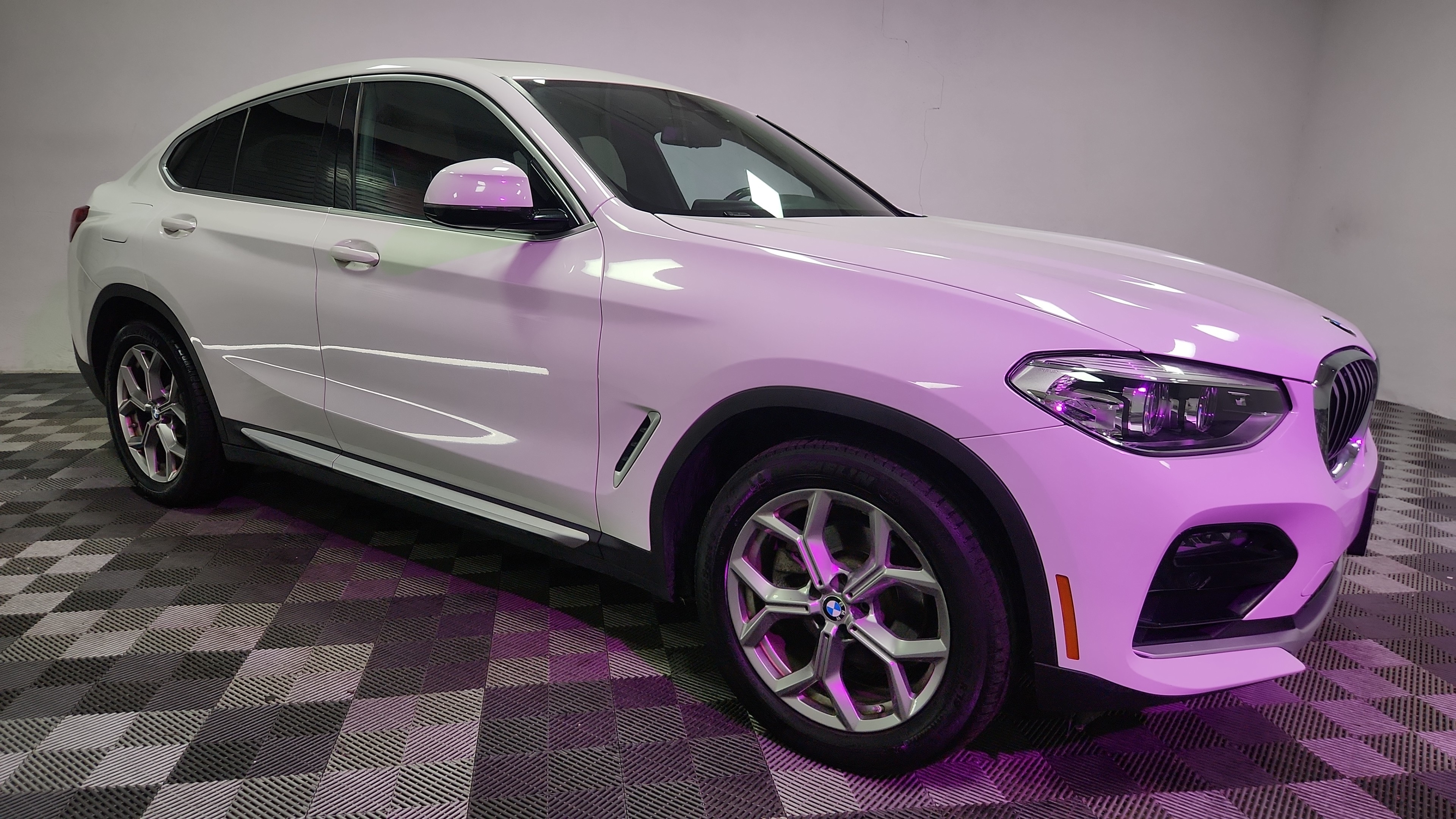 2020 BMW X4 xDrive30i's photo