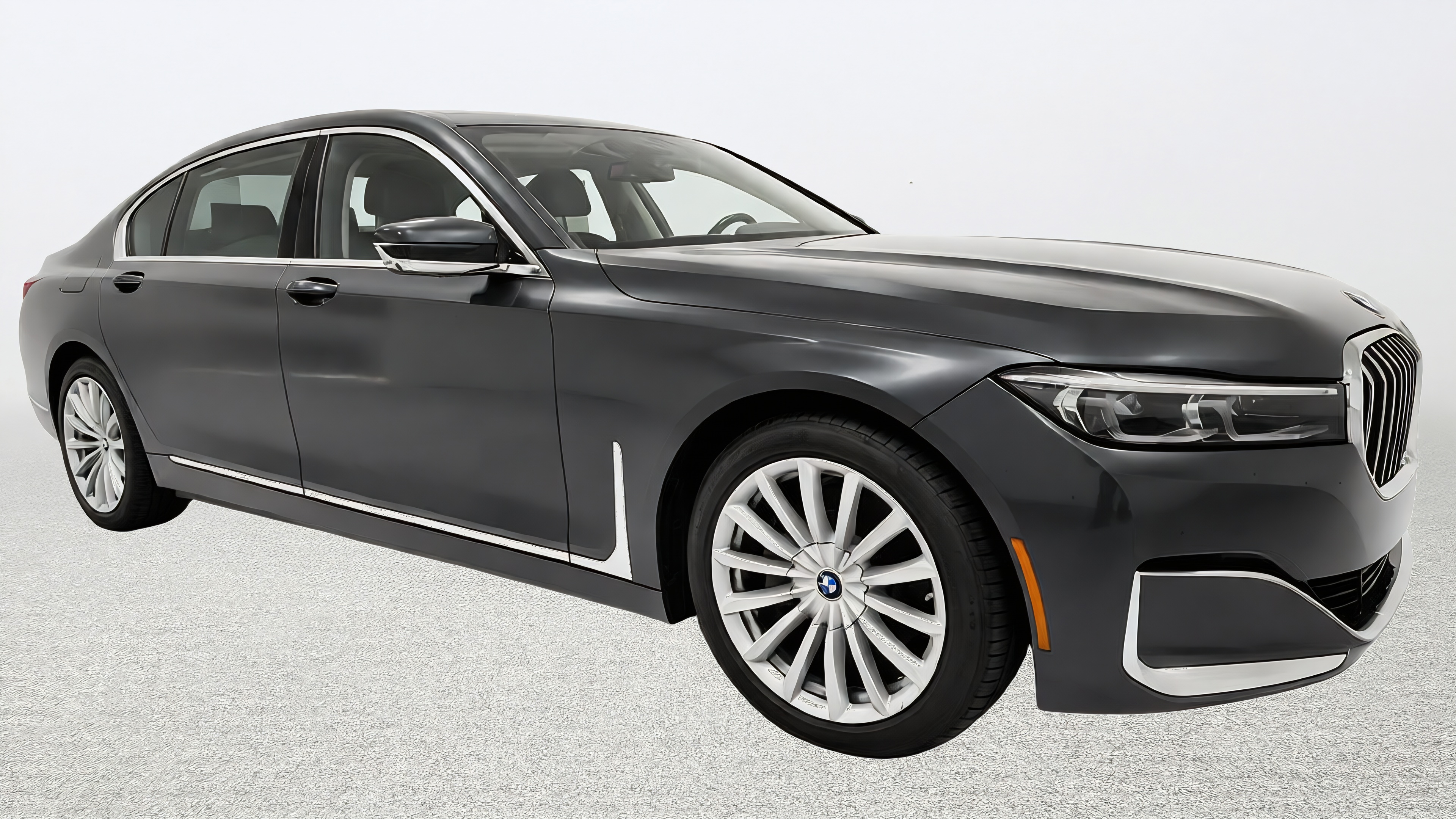 2022 BMW 7 Series 740i's photo